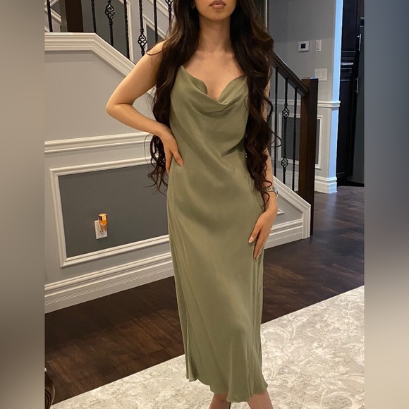 ARITZIA WILFRED Canto Dress. Midi